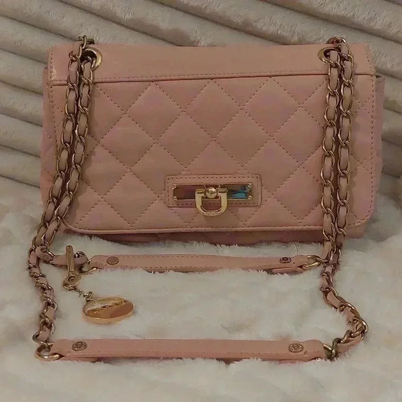 Dkny Handbags - EUC DKNY PINK CROSSBODY VEGAN LEATHER HANDBAG PURSE